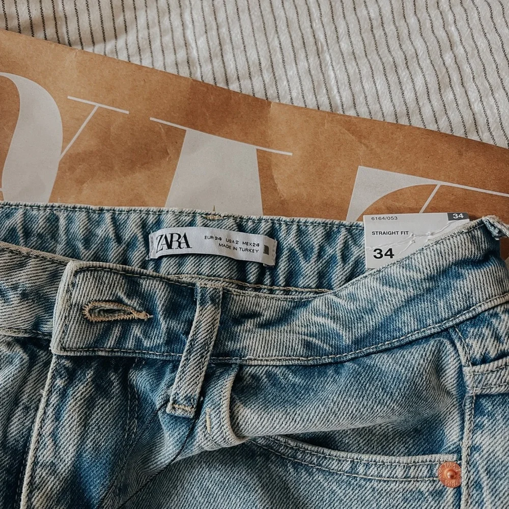 Women’s NWT Zara Straight Jeans Light wash - Picture 7 of 8